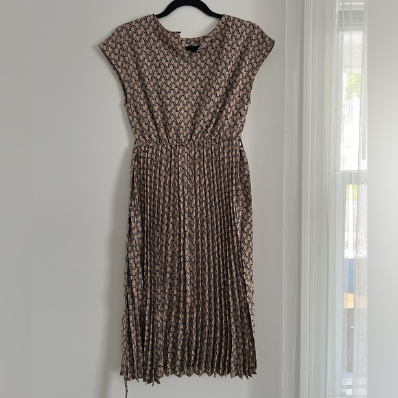SHEIN Brown Tan Pleated Midi Sundress - Picture 4 of 5